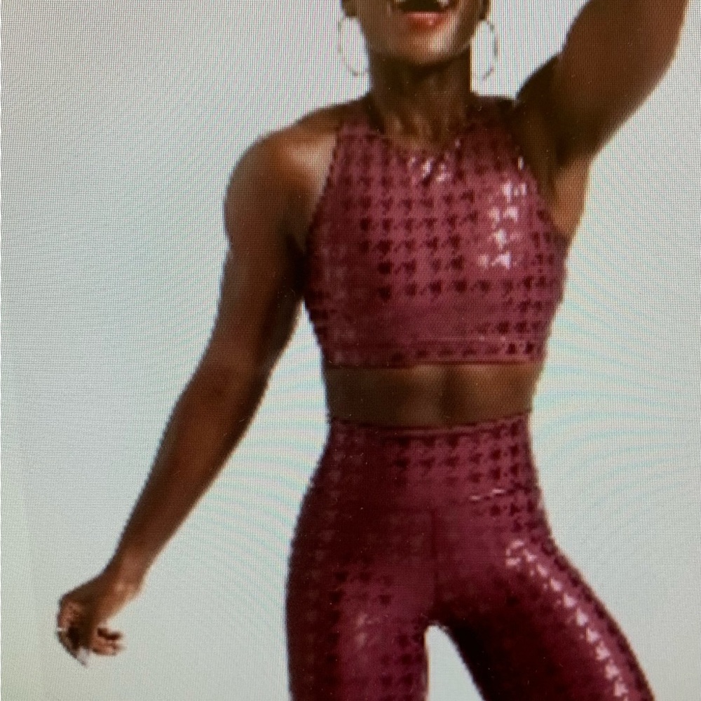 Peloton Maroon Foil Leggings and matching sports bra.Small. Like new, worn once.